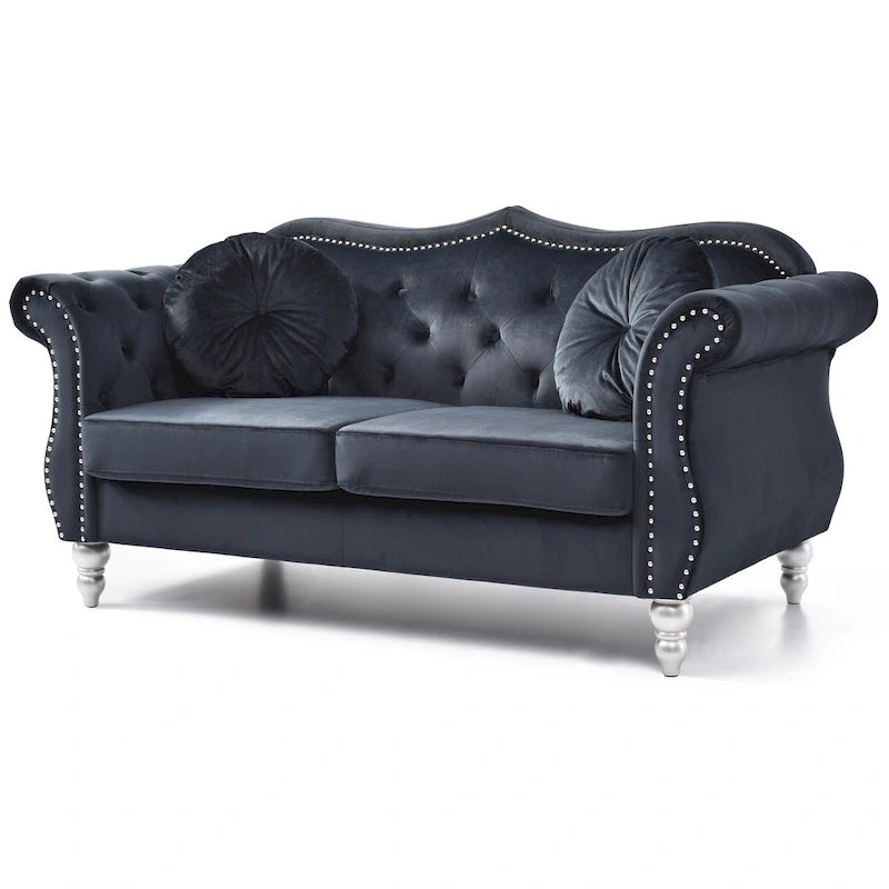 Causeuse en velours de 173 cm (coussins décoratifs inclus) — 173 cm (L) x 89 cm (l) x 86 cm (H)