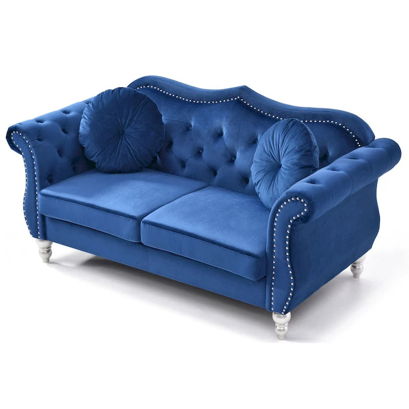 Causeuse en velours de 173 cm (coussins décoratifs inclus) — 173 cm (L) x 89 cm (l) x 86 cm (H)