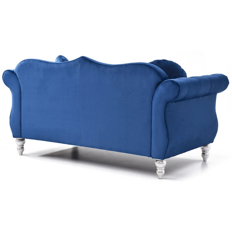 Causeuse en velours de 173 cm (coussins décoratifs inclus) — 173 cm (L) x 89 cm (l) x 86 cm (H)