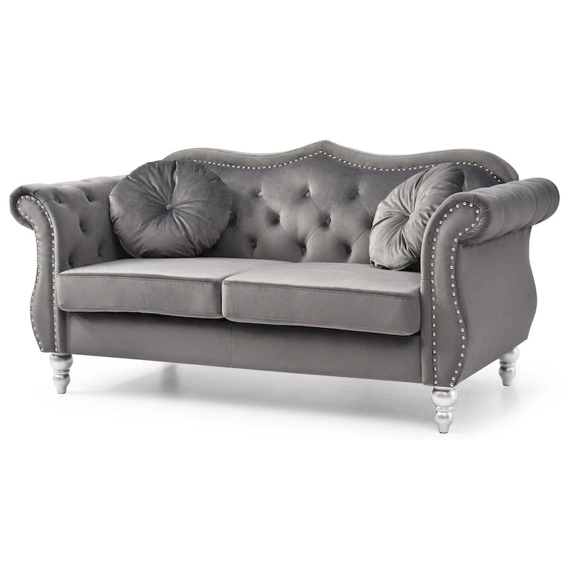 Causeuse en velours de 173 cm (coussins décoratifs inclus) — 173 cm (L) x 89 cm (l) x 86 cm (H)