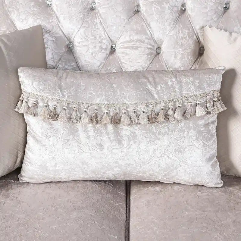 Fauteuil de style traditionnel — Dossier capitonné, Coussin décoratif inclus