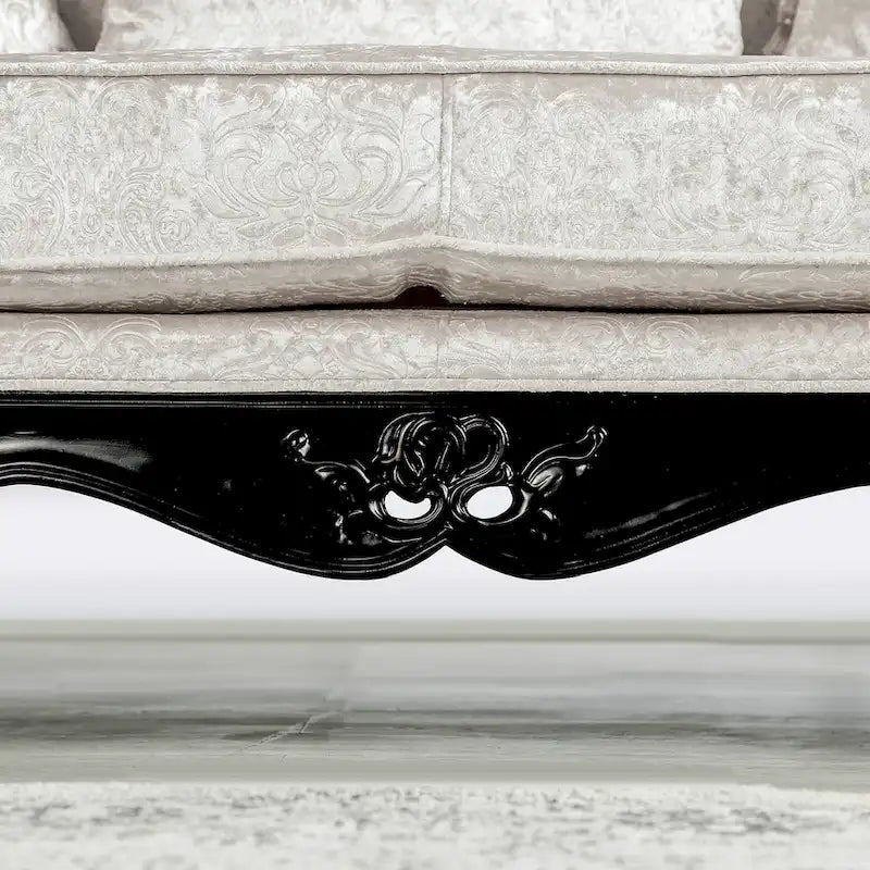 Fauteuil de style traditionnel — Dossier capitonné, Coussin décoratif inclus